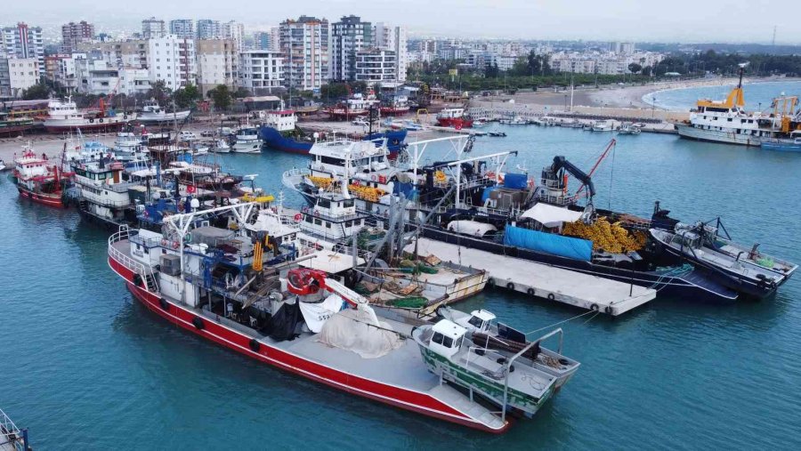 Akdeniz’de Uluslararası Sularda Balıkçılara Fırtına Engeli