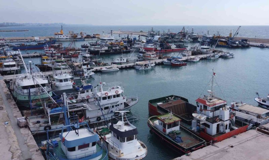 Akdeniz’de Uluslararası Sularda Balıkçılara Fırtına Engeli