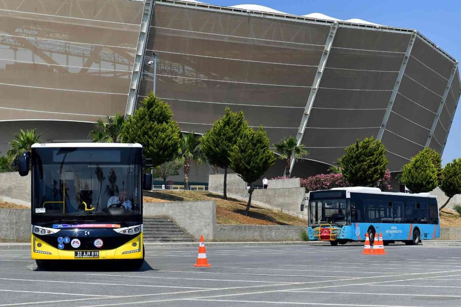 Mersin’de Otobüs Şoförlerine ’ileri Sürüş Teknikleri Eğitimi’