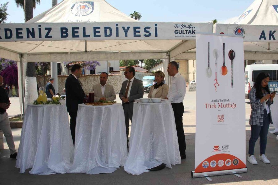 Mersin’de Türk Mutfağı Haftasının Açılışı Fındık Lahmacunla Yapıldı