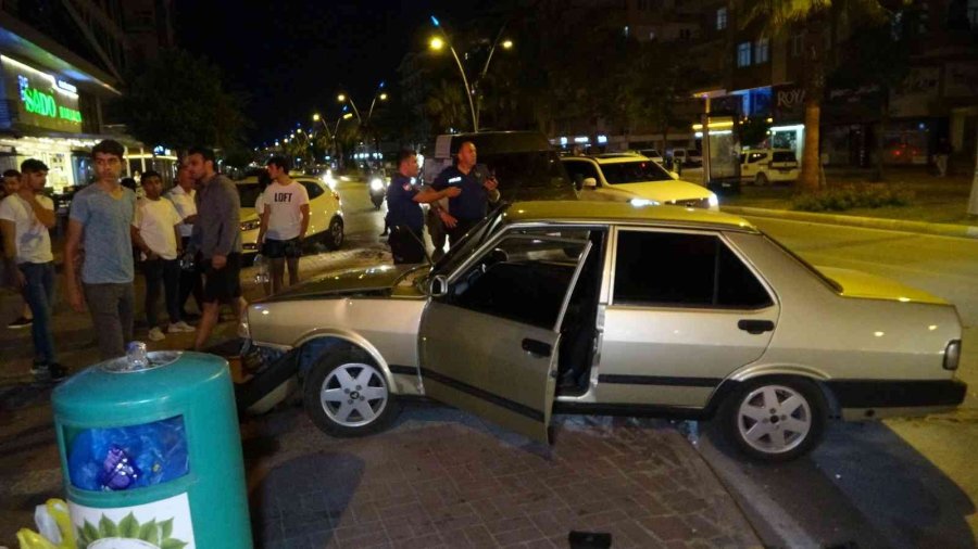 Babasının Otomobilini Kaçıran 16 Yaşındaki Gencin Kız Arkadaşıyla Kaçamağı Hastanede Bitti