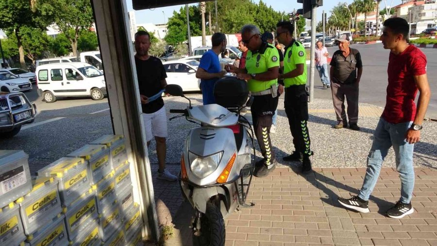 Kırmızı Işık İhlali Yapan Otomobil, Motosiklete Çarptı: 1 Yaralı