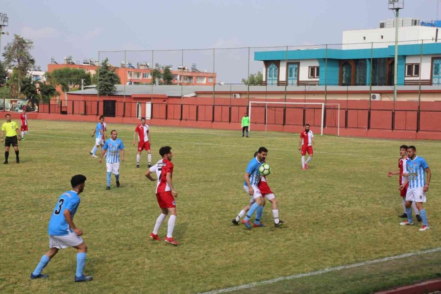 Toroslar’da Mahalleler Arası Futbol Turnuvası Heyecanı Sürüyor