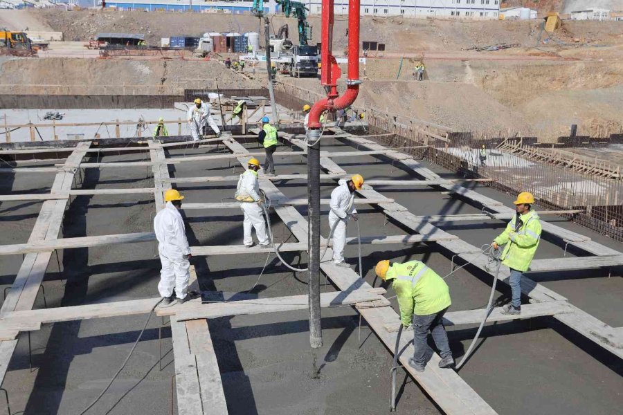 Akkuyu Ngs’nin 4. Ünitesinde Türbin Bölümü Temel Plakasının Beton Dökme İşlemi Başladı