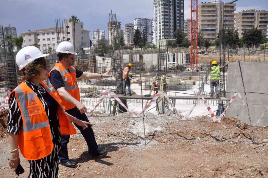 Ak Parti’li Yılmaz, Müftülük Külliyesi İnşaatında İncelemelerde Bulundu