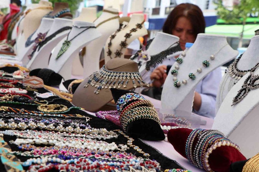 Hayat Boyu Öğrenme Haftasında Hünerlerini Sergilediler