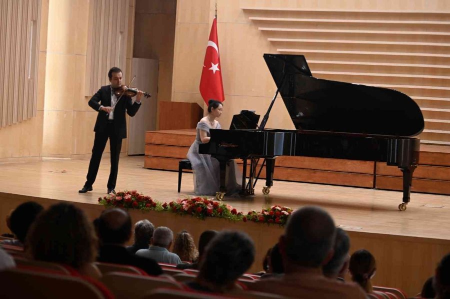 Batı’dan Doğu’ya Klasik Müzik Şöleni