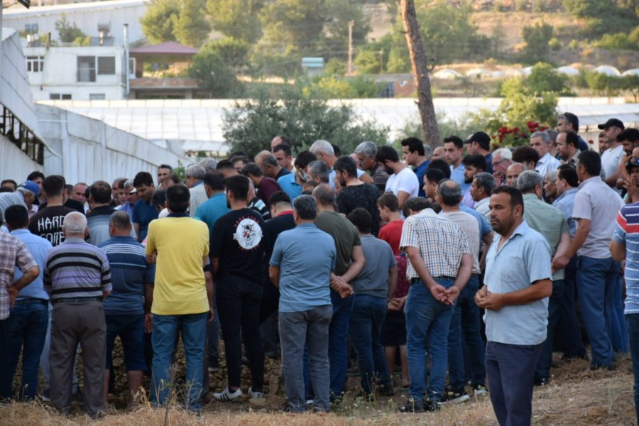 Edebiyat Öğretmeni Beyin Tümörüne Yenik Düştü