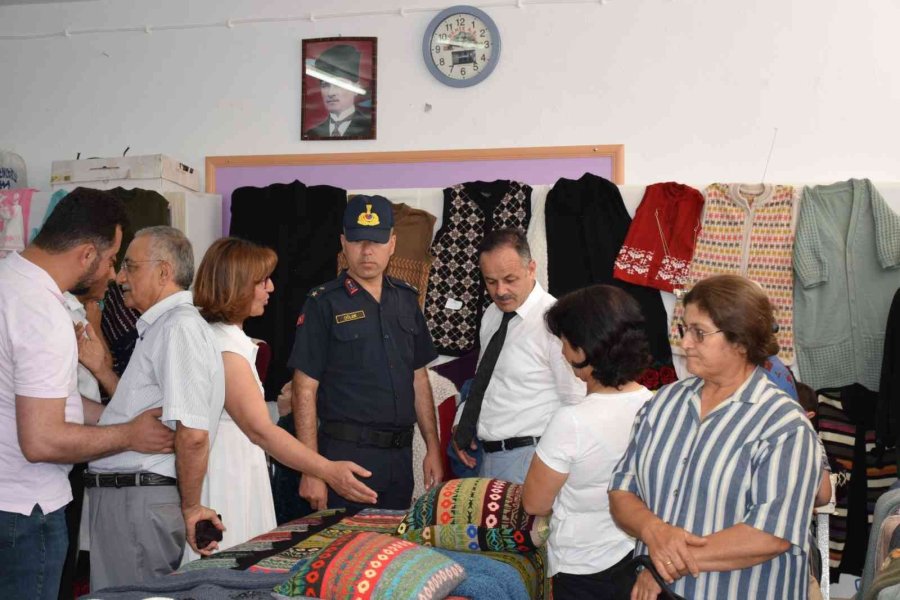 Bozyazı’da Halk Eğitimin Sergisi Yoğun İlgi Gördü