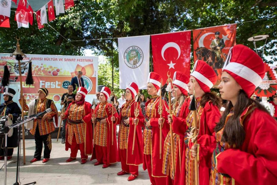 Başkan Seçer, 60. Mut Karacaoğlan Kayısı Kültür Ve Sanat Festivaline Katıldı