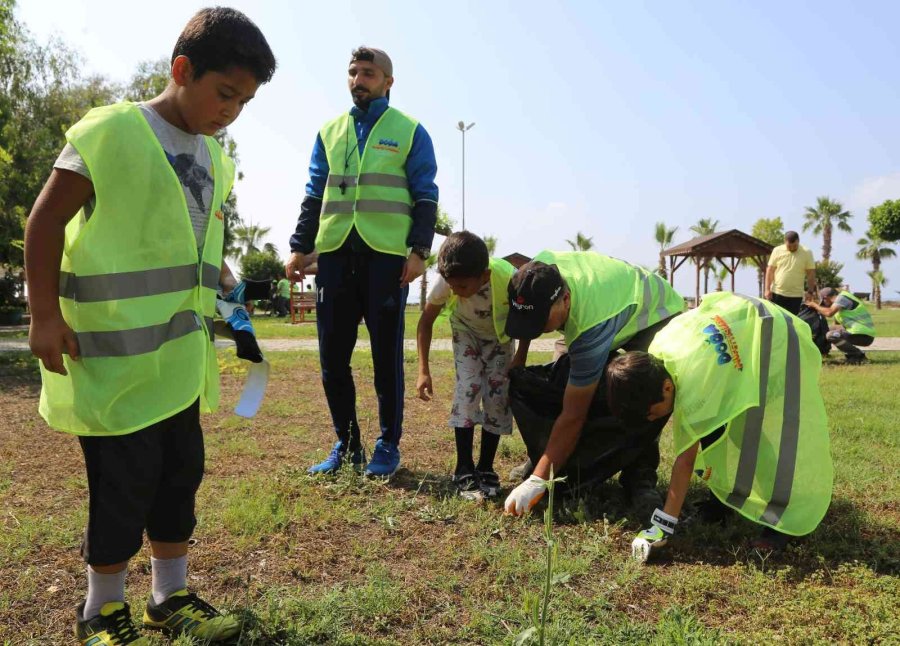 Doğa Müfettişleri ’dünya Çevre Günü’nde, Sahil Ve Parkı Temizledi