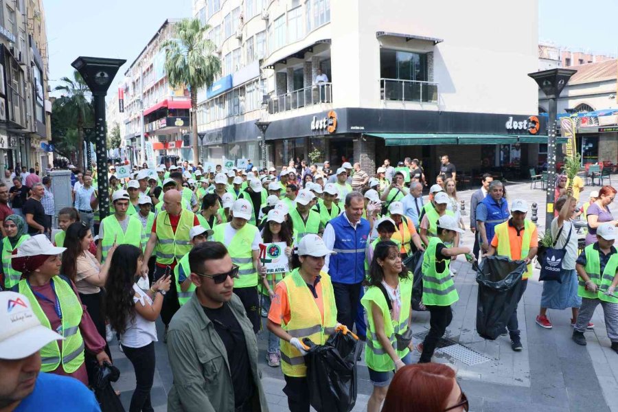 Özel Çocuklardan Çevre Temizliği