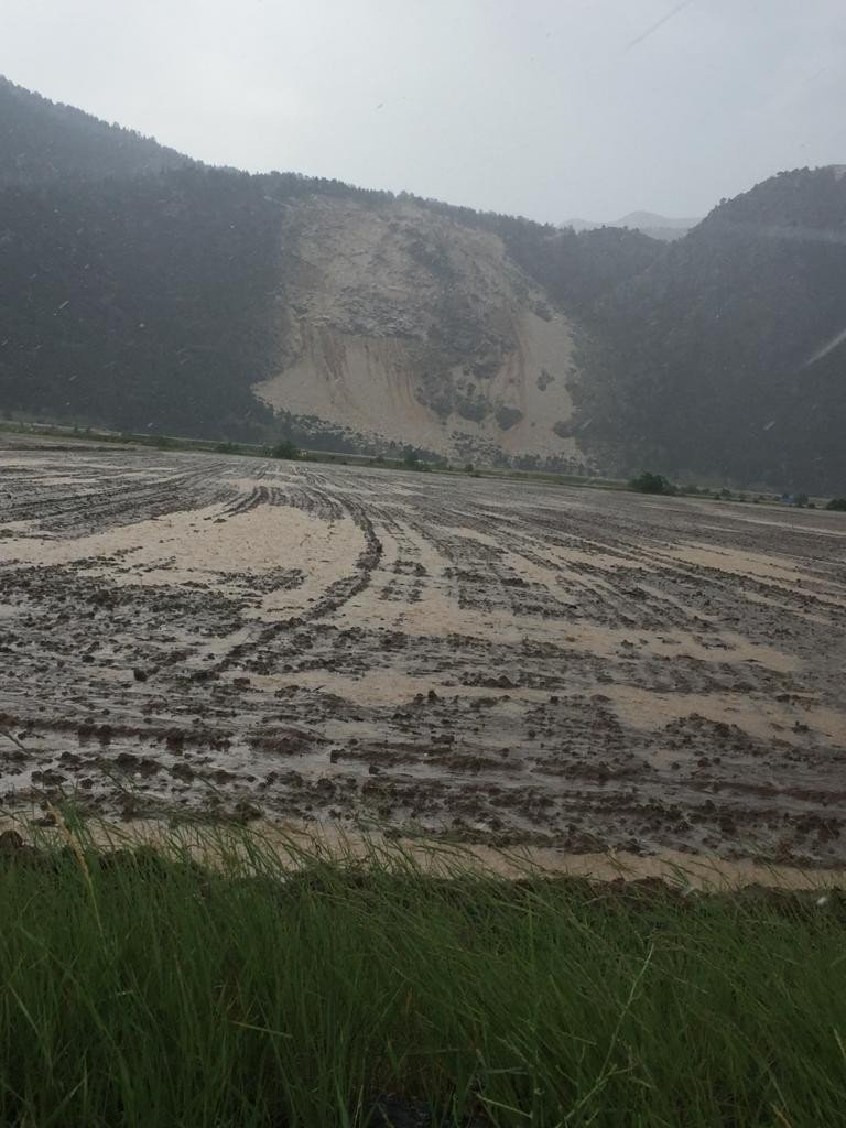 Derebucuk’ta Ekili Araziler Sular Altında Kaldı