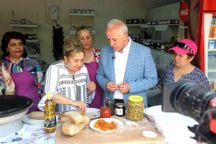 Başkan Gültak, Türk Yemekleri Uzmanı Sahrap Soysal’ı Ağırladı