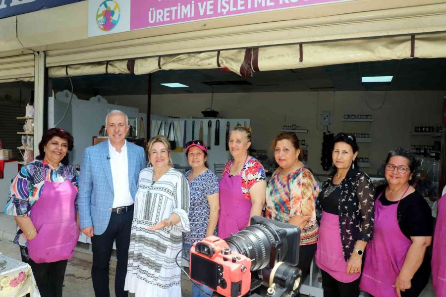 Başkan Gültak, Türk Yemekleri Uzmanı Sahrap Soysal’ı Ağırladı