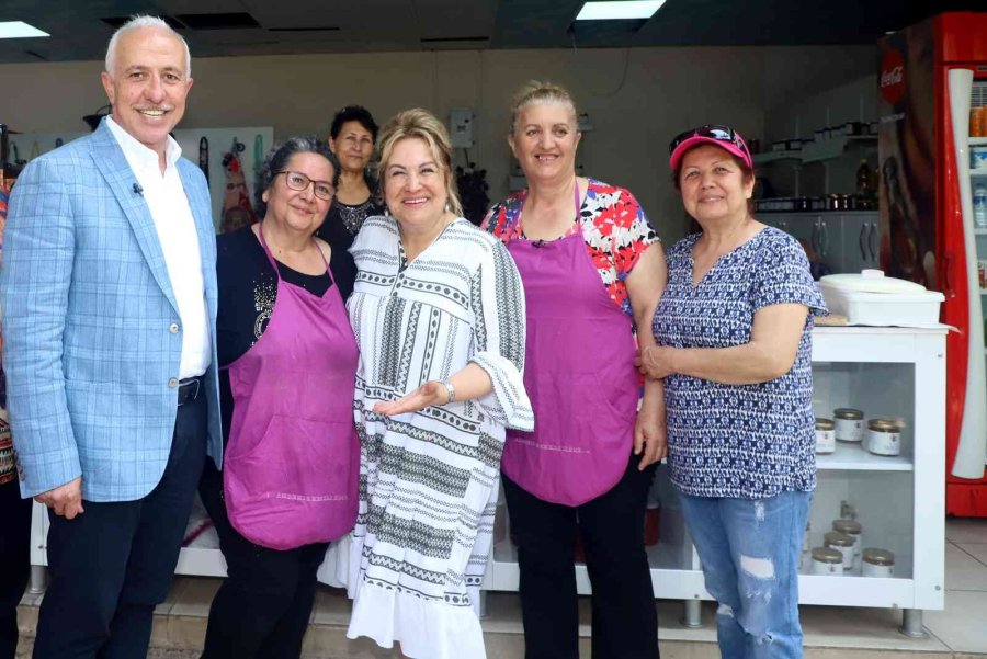 Başkan Gültak, Türk Yemekleri Uzmanı Sahrap Soysal’ı Ağırladı