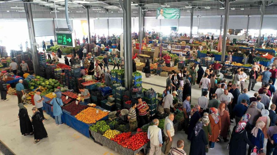 Karatay’da Kalenderhane Kapalı Pazar Marketi Hizmete Açıldı