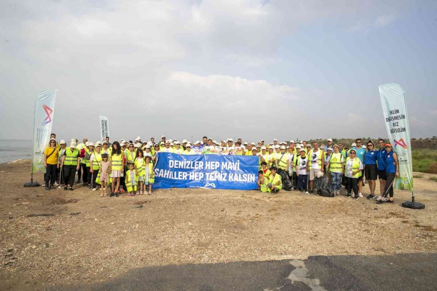 Büyükşehir Belediyesinden Anamur’dan Akdeniz’e Sahil Temizliği