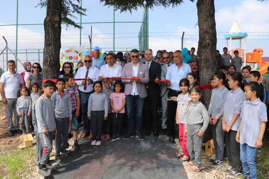 Silifke’de Okullara Kütüphane Ve Hobi Bahçesi Yapılıyor