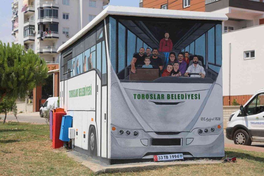 Toroslar’da Elektrik Trafosu Belediye Servis Otobüsü Görünümüne Dönüştü