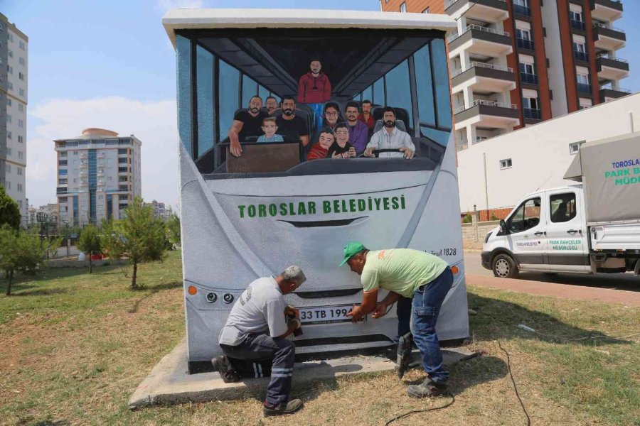 Toroslar’da Elektrik Trafosu Belediye Servis Otobüsü Görünümüne Dönüştü