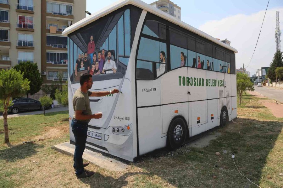 Toroslar’da Elektrik Trafosu Belediye Servis Otobüsü Görünümüne Dönüştü