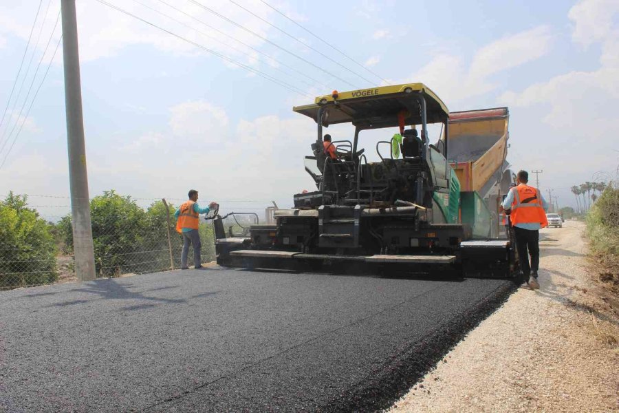 Büyükşehir Belediyesi, Çeşmeli Sahil Kesimindeki Yolları Yeniliyor