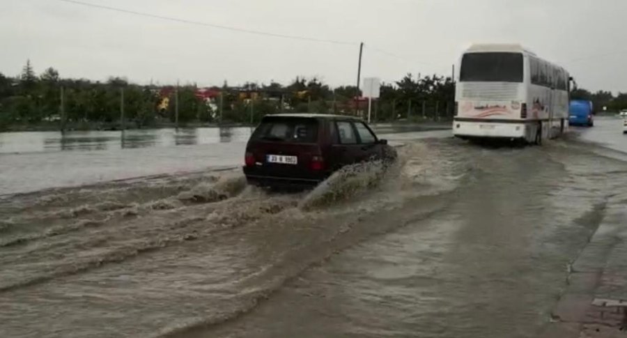 Konya Ve İlçelerinde Etkili Olan Sağanak Yağış Sonrası Çalışmalar Devam Ediyor