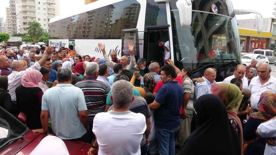 Pandemi Sonrası Mersin’den İlk Hacı Kafilesi Gözyaşları İle Yola Çıktı