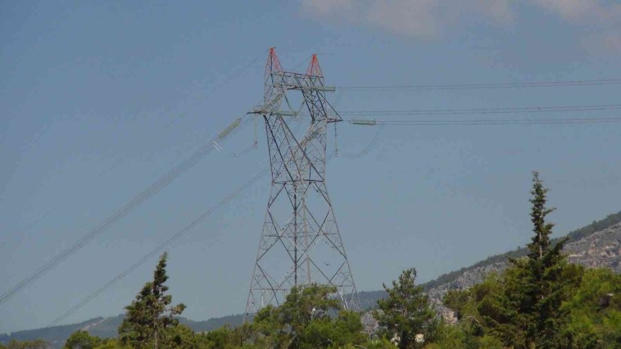 Akkuyu’nun İletim Hatları Dikilmeye Başlandı