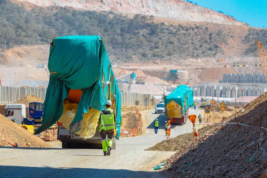 Akkuyu Ngs’nin 1’inci Ünitesinde Kullanılacak Polar Vinç İnşaat Sahasına Ulaştı