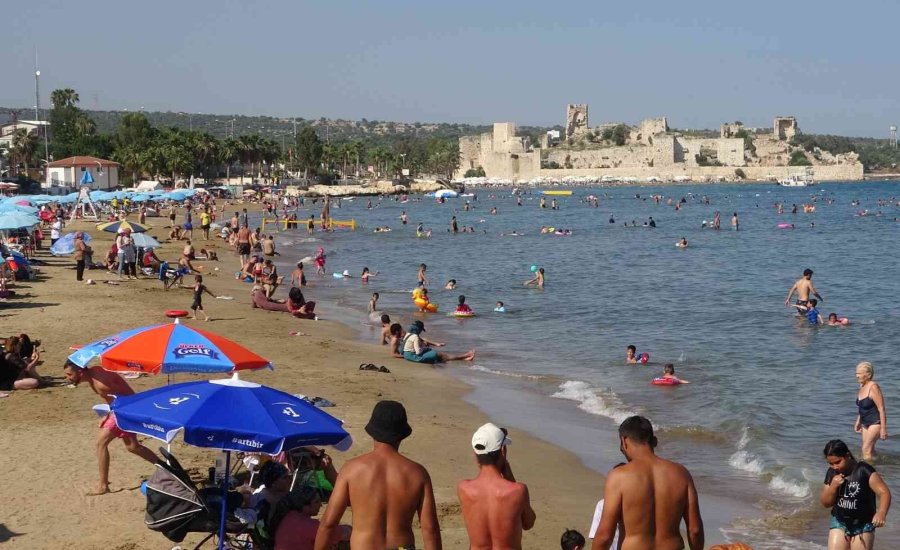 Yaz Tatili Başladı, Turizmin Merkezi Kızkalesi’nde Yoğunluk Arttı