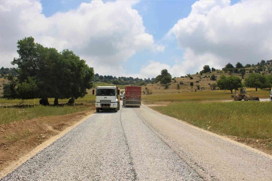 Erdemli’de 12 Mahallenin 40 Yıllık Yol Hasreti Sona Erdi