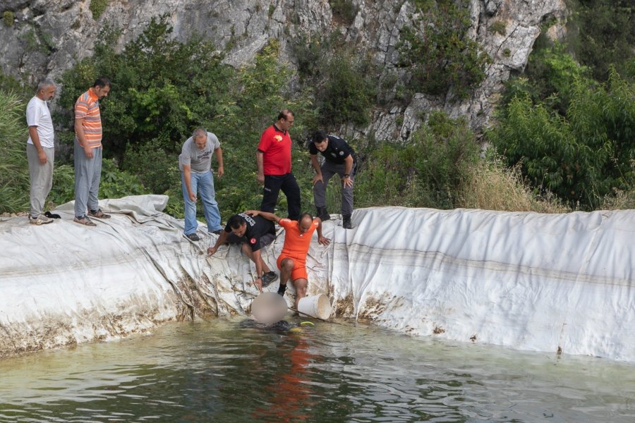 Sulama Havuzuna Giren Çocuk Boğuldu