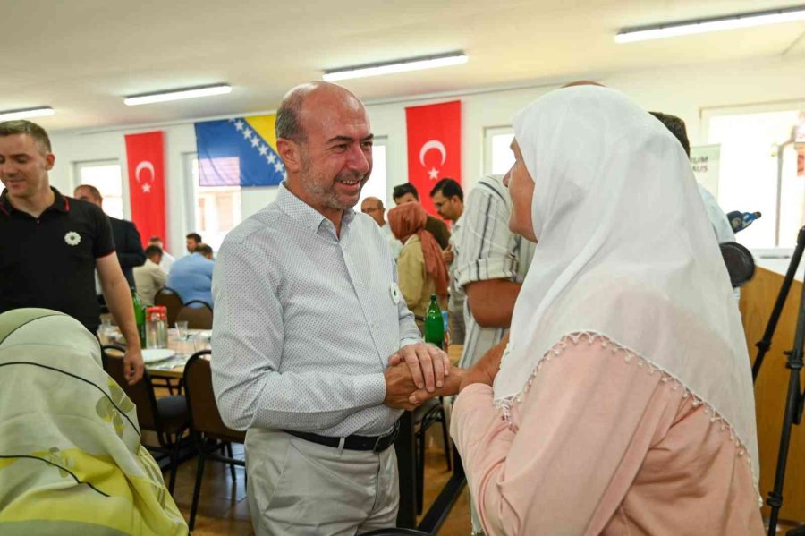 Srebrenitsa Şehit Anneleri Evlerine Kavuştu