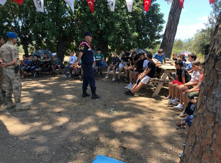 İzcilik Kampında Jandarma Tarafından Temiz Çevre Ve Doğa Etkinliği