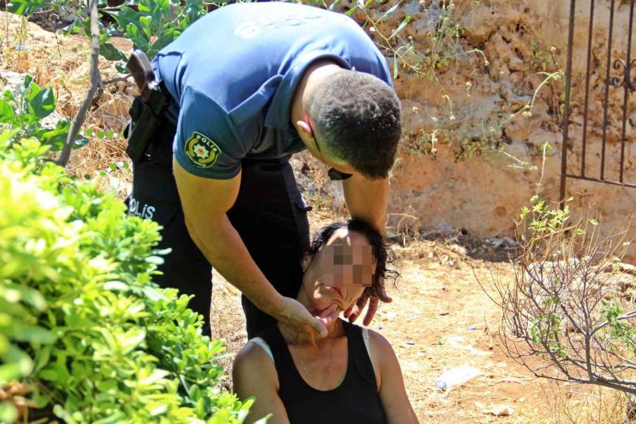 Sevgililerin Kıskançlık Kavgası, Araya Giren Genci Canından Bezdirdi