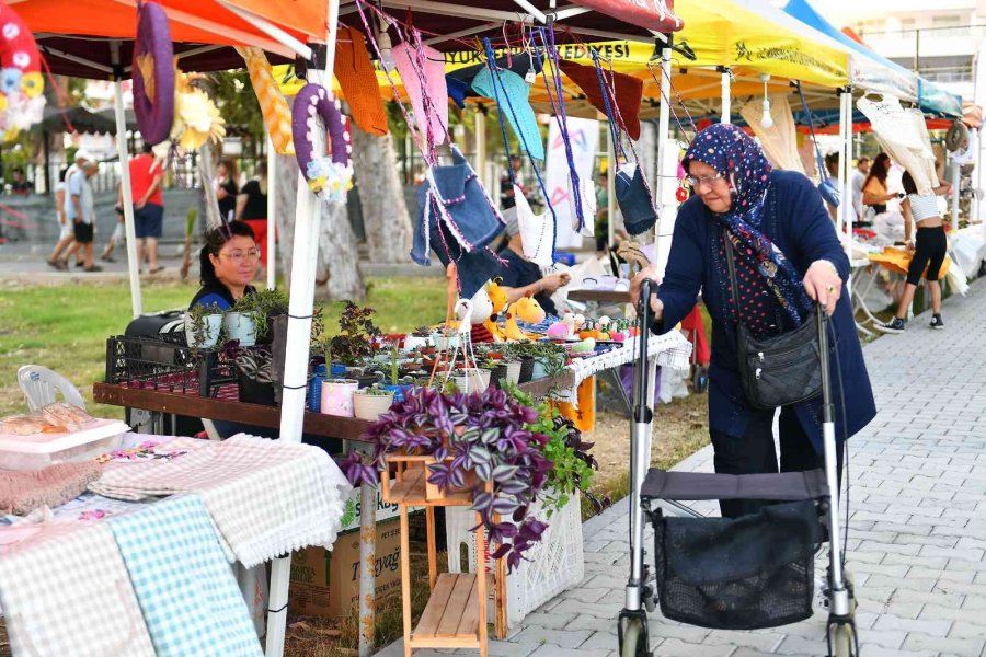 Üretici Kadın Stantları Bu Kez Erdemli’de Açıldı