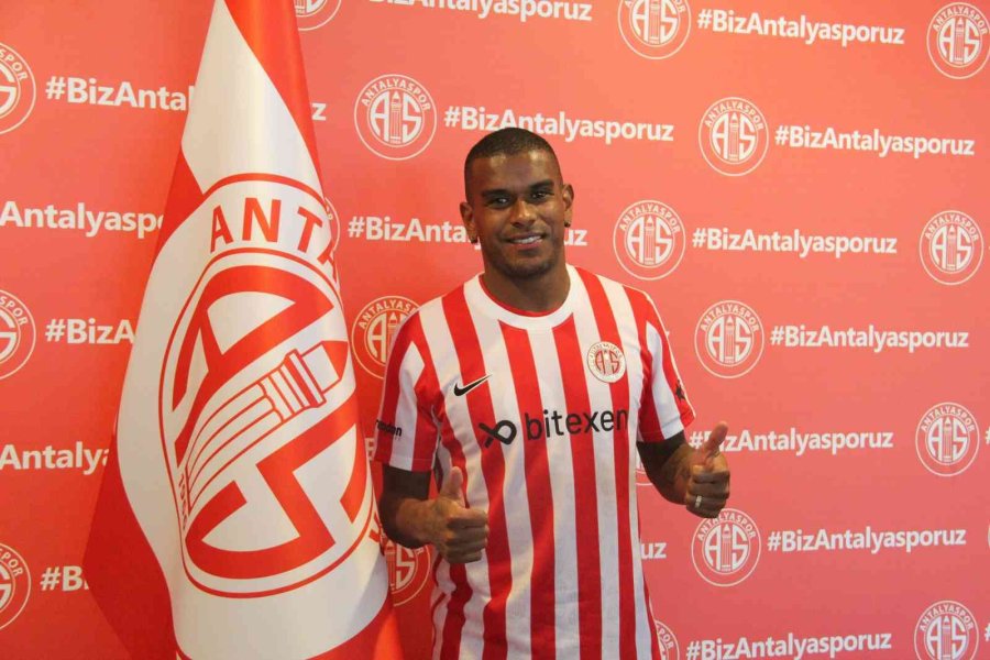 Antalyaspor’dan 3 İmza Birden