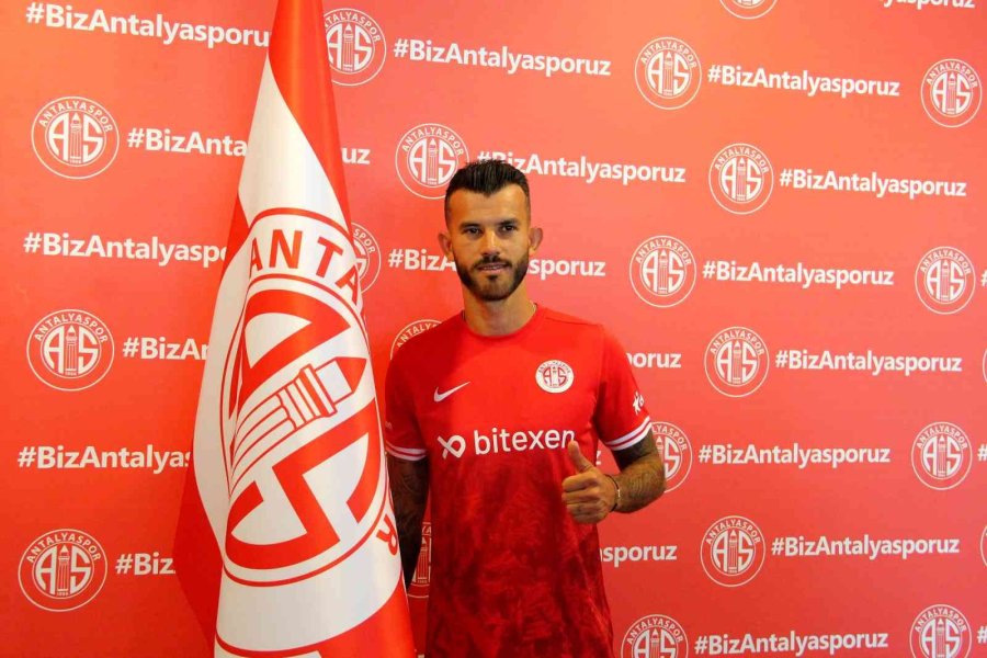 Antalyaspor’dan 3 İmza Birden