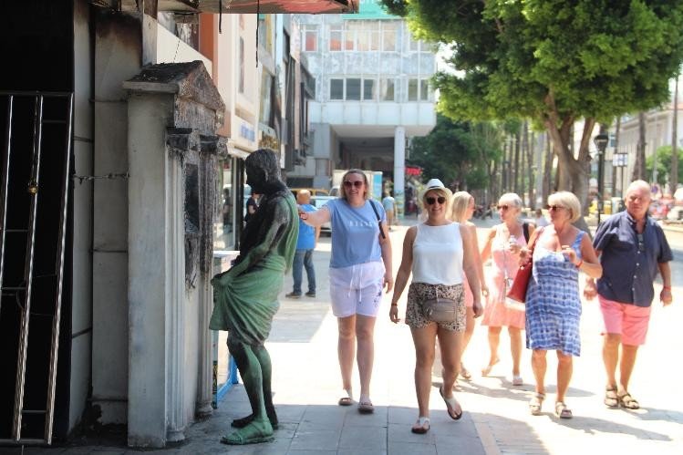 Romalı Heykelini Benzin Dökerek Yakan Şahıs Gözaltına Alındı