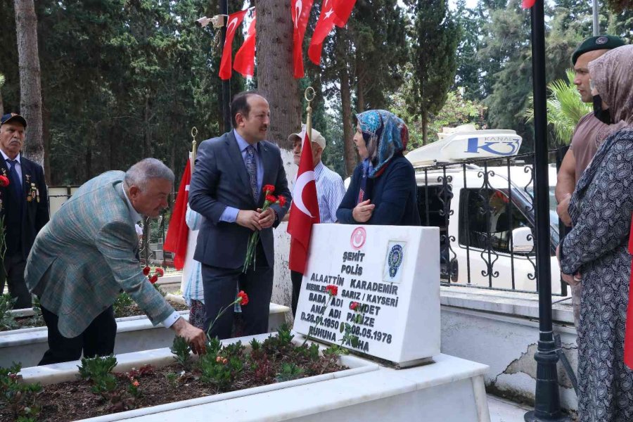 Şehit Annesi: "biz Mehmetçiklerimizin Sayesinde Ayaktayız, Bir Gitse De Bin Geliyor"