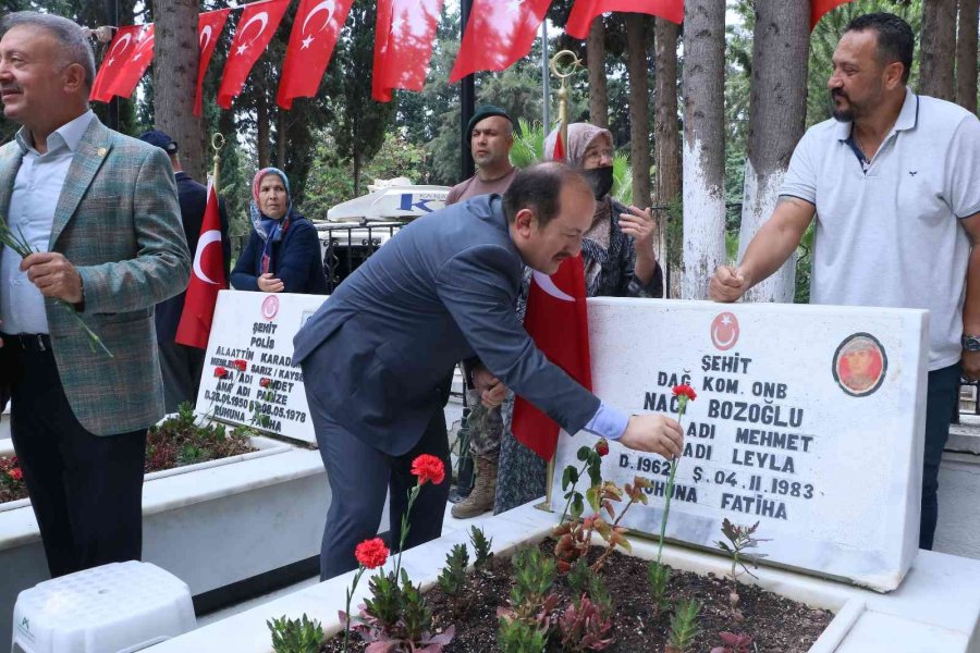 Şehit Annesi: "biz Mehmetçiklerimizin Sayesinde Ayaktayız, Bir Gitse De Bin Geliyor"