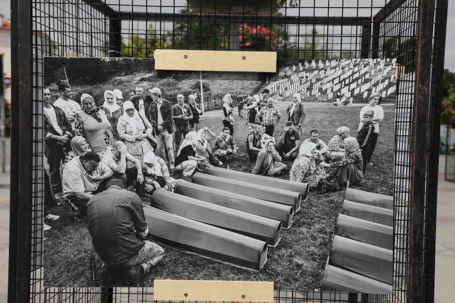 Konya’da Srebrenitsa Şehitleri Fotoğraf Sergisiyle Anıldı