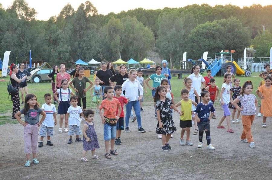 Mersin’de Emekçi Kadınlar İçin Kamp Eğlencesi Düzenlendi