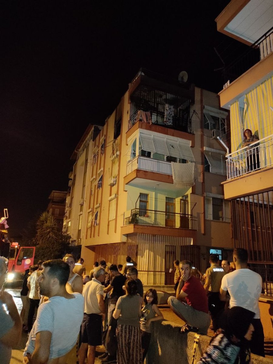 Antalya’da Alevlere Teslim Olan Evde 2 Çocuk Mahsur Kaldı