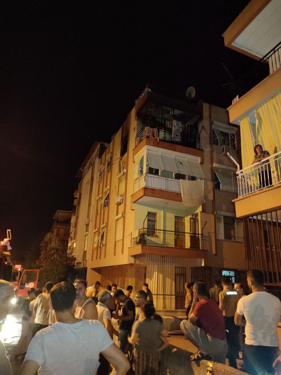 Antalya’da Alevlere Teslim Olan Evde 2 Çocuk Mahsur Kaldı