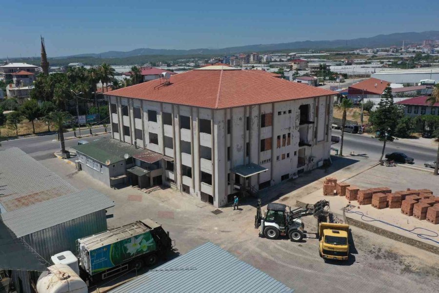 Alanya’da Etüt Merkezi Ve Yeni Okul İnşaatı Devam Ediyor