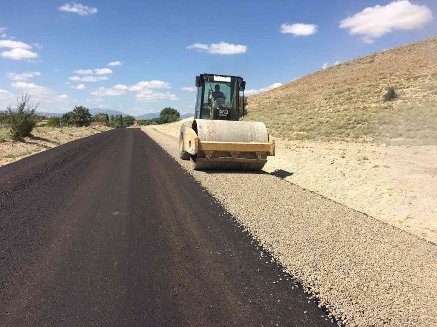 Konya Büyükşehir Ilgın’da Mahalle Yolu Standardını Yükseltiyor