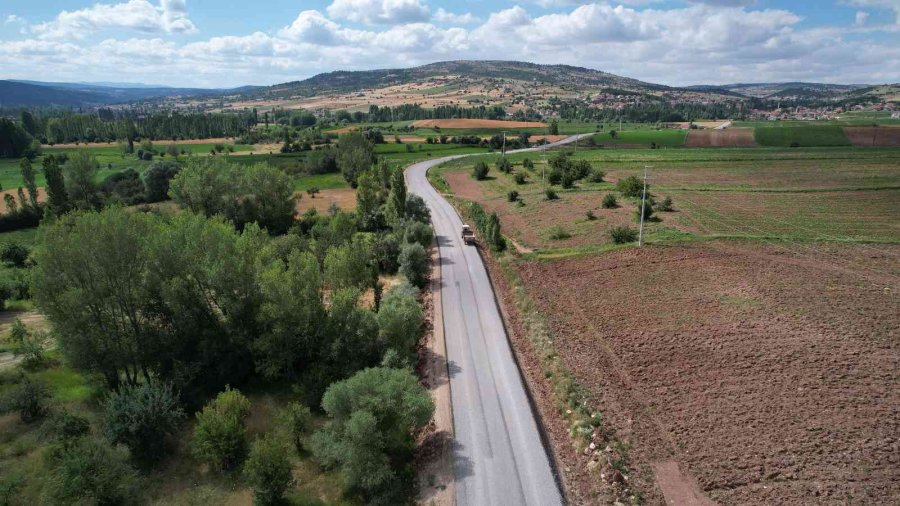 Konya Büyükşehir Ilgın’da Mahalle Yolu Standardını Yükseltiyor